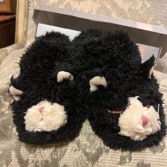 SPA lavender warm fuzzy cat slippers Warm Whiskers sold out PERFECT GIFT! - Picture 4 of 8